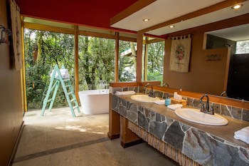Chayote Lodge