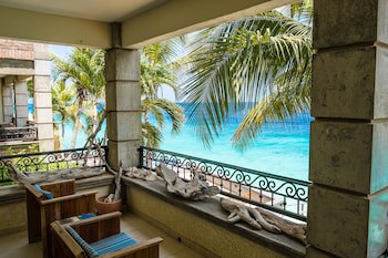 The Bellafonte - Luxury Oceanfront Hotel