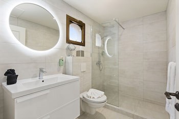 The Bellafonte - Luxury Oceanfront Hotel