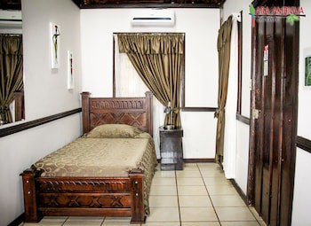 Ara Ambigua Lodge