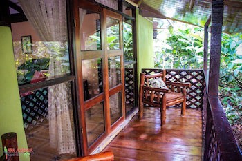 Ara Ambigua Lodge