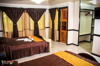 Ara Ambigua Lodge