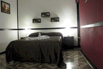 Ara Ambigua Lodge