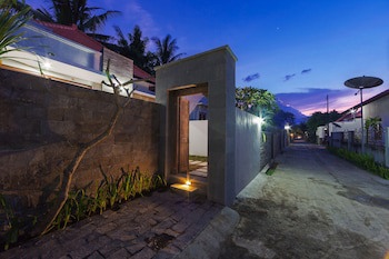 Odika Lovina House And Villa