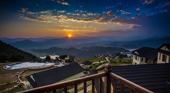 Rupakot Resort