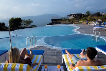 Rupakot Resort