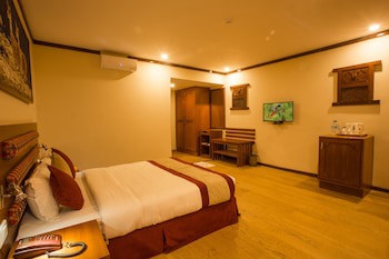 Rupakot Resort