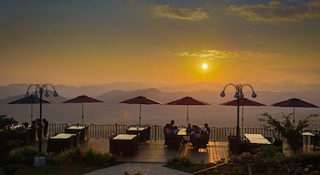 Rupakot Resort