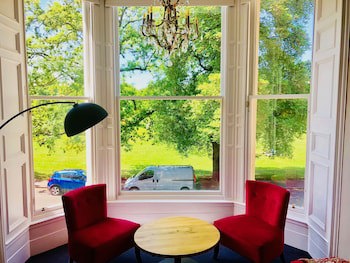 Black Ivy Hotel