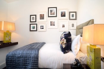 Black Ivy Hotel