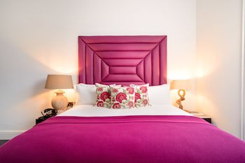 Black Ivy Hotel