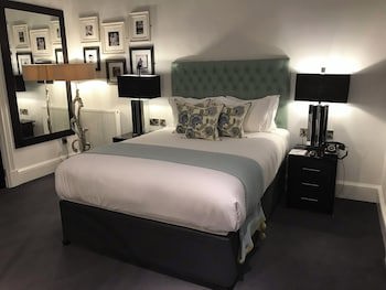 Black Ivy Hotel
