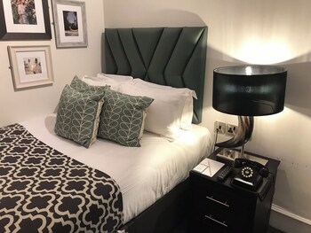 Black Ivy Hotel