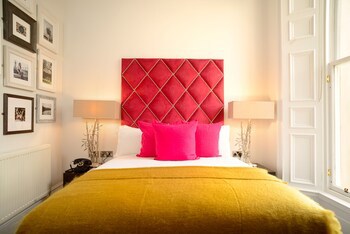 Black Ivy Hotel