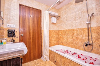 Da Yatra Courtyard Hotel & Resort