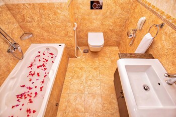 Da Yatra Courtyard Hotel & Resort