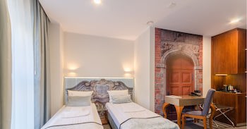 Celestin Residence