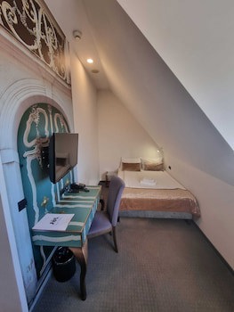 Celestin Residence