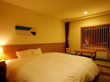 Bayside Square Kaike Hotel