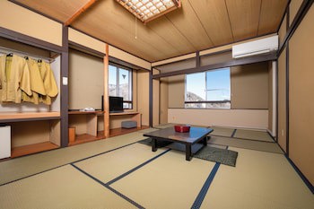 Royal Hotel Kawaguchiko - Hostel