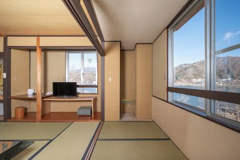 Royal Hotel Kawaguchiko - Hostel