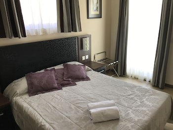 Grand Harbour Hotel