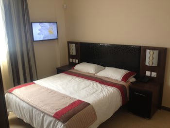 Grand Harbour Hotel