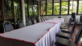 First & Frang Hotel