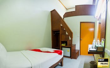 First & Frang Hotel