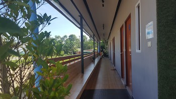 First & Frang Hotel