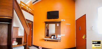 First & Frang Hotel