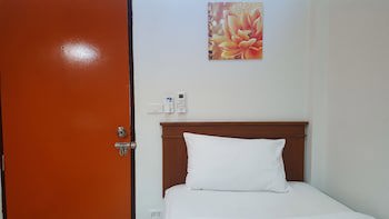 First & Frang Hotel