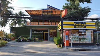 First & Frang Hotel