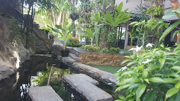 First & Frang Hotel