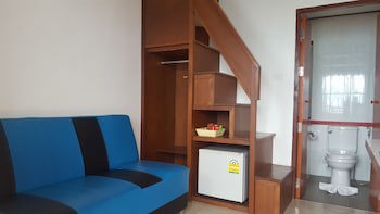 First & Frang Hotel