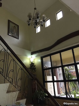 Darunday Manor