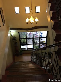 Darunday Manor