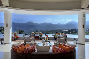 Pesona Alam Resort & Spa