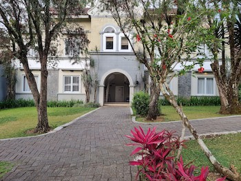 Pesona Alam Resort & Spa