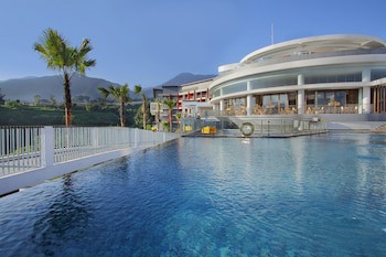 Pesona Alam Resort & Spa