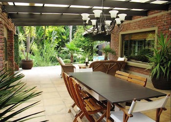 Aziza Guesthouse