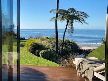 Adrift In Golden Bay Absolute Beachfront Adults Only