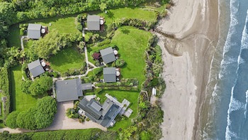 Adrift In Golden Bay Absolute Beachfront Adults Only