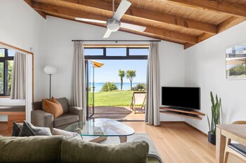 Adrift In Golden Bay Absolute Beachfront Adults Only