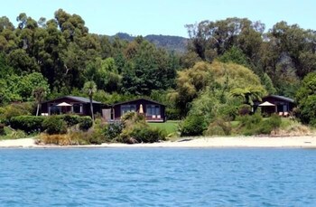 Adrift In Golden Bay Absolute Beachfront Adults Only