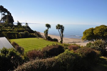 Adrift In Golden Bay Absolute Beachfront Adults Only