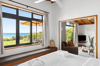 Adrift In Golden Bay Absolute Beachfront Adults Only