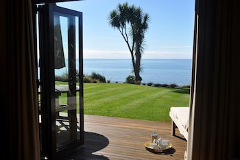 Adrift In Golden Bay Absolute Beachfront Adults Only