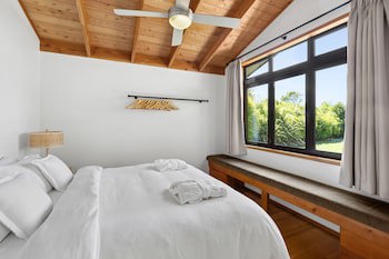 Adrift In Golden Bay Absolute Beachfront Adults Only