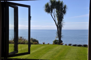 Adrift In Golden Bay Absolute Beachfront Adults Only
